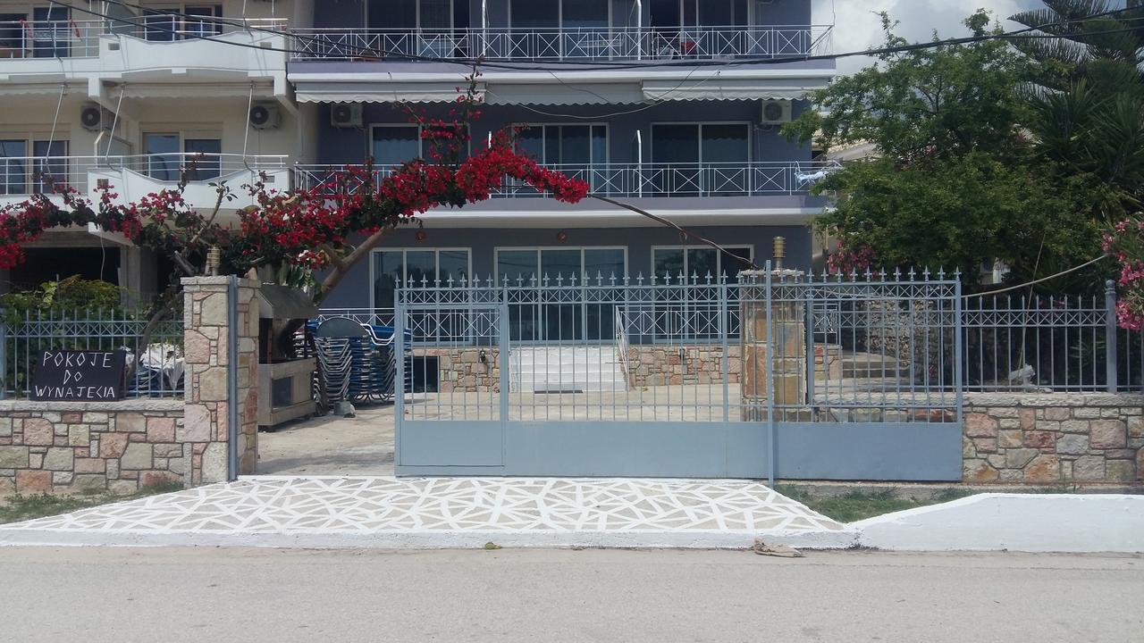 Irini Boutique Rooms!!! Химара Экстерьер фото